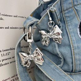 Keychains Fashion Metal Bowknot Keychain Pendant Sweet Cool Hanging Decorations Keyring Charm For Purse Bag Backpack Handbag