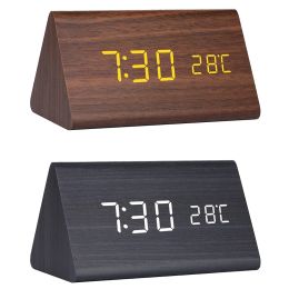 Clocks Trinagle Digital Alarm Clock LED Wooden Snooze Table Watch Indoor USB/AAA Powered Desk Clocks Voice Control Function for Bedroom