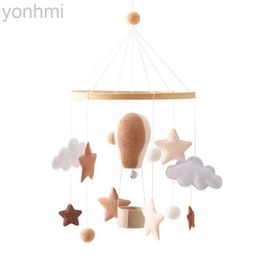 Mobiles# Baby Felt Hot Air Balloon Bed Bell Hanging Toy Newborn Wooden Mobile Music Rattle Toy Crib Holder Bracket Infant Accessories d240426