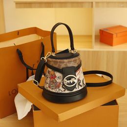 Shoulder Bags Women's Fashion 2024 Graffiti Bucket Bag Luxury Designer Handbag White Black Brown Pu Leather Purses And Handbags