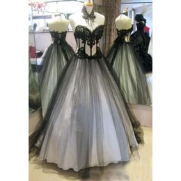 Vit korsett kropps illusion svart klänning och vintage lae-up plus size gotiska brudklänningar älskling stropplös tyllgolvlängd bröllopsklänningar