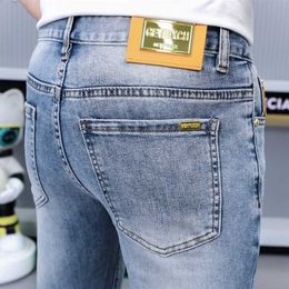 Qualitäts hohe Sky Blue Jeans für Männer im Frühling und Sommer Teenager Leggings Europa Trendy Brand Live -Sendung