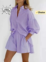 Frauen zwei Stück Hosen Sommer Mode Neue Matching Kollektion Domens Solid Color Jacquard Shirt Shorts zweiteilige elegante Freizeitsport -Set Y240426