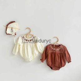 Rompers 2024 Baby Clothing Pure Cotton Toddler Girls Bodysuits Embroidery Newborn Clothes Infant One Piece with Hat H240426