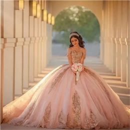 Cristalli perle rosa chiare fuori dai vestiti Principessa Quinceanera The Spalla Appliques Long Tulle Sweet 15 Abito Gordo Birthday Party Special OCN Abiti speciali