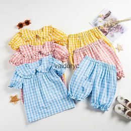 パジャマの女の子の睡眠服セット夏2pcs子供用の格子縞のスーツホームウェアフリルカラーシャツとショートパン