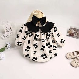 Rompers Autumn New Baby Girls Clothes Peter Pan Collar Toddler Bodysuit Flower One Piece H240429