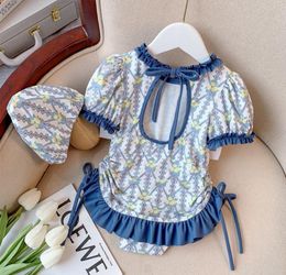 Lovely Girls one-piece swimwear children floral printed backless beach pool swimsuit classic Kids ruffle collar puff sleeve swimming Z7902