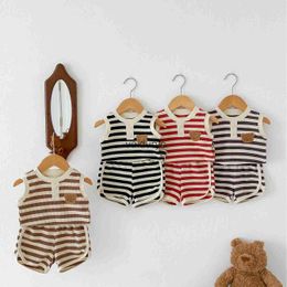 Clothing Sets 2024 New Baby Clothes Set Sleeveless Tee And Shorts Boys Tracksuit Waffle Bear HeadGirls Clothing Set H240426