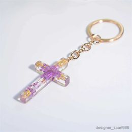 Keychains Lanyards Handmade Resin Cross Keychain with Colourful Dried Flower Pendant for Women Girls Creative DIY Car Bag Ornaments Popular Gifts