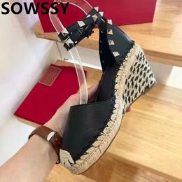 Dress Shoes Summer Women Genuine Leather Wedge Heel Platform Ankle Strap Sandals Ladies Bohemian Style Metal Rivet Decor Party Banquet Shoe