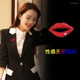 Brooches Luxury Women's Coat Pin Sexy Red Lip Full Rhinestone Large Brooch Accessories Valentine's Day Gift