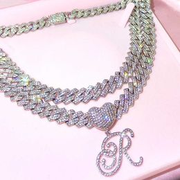 Strands Hip Hop A-Z Curve Initial Letter Crystal Pendant Cuban Necklace Female Ice Out Prong Cuban Chain Necklace Jewellery 240424