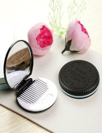 Dark Brown Cute Chocolate Cookie Shaped Design Makeup Mirror with 1 Comb Lady Women Makeup Tool Pocket Mirror Home Office Use9734465