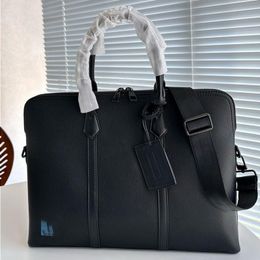 10A Fashion Famous Designer Men Leather Messenger Business Bag Women Outdoor Business Bag Shoulder Bag Cross-body Handbag Briefcase Bag Opme