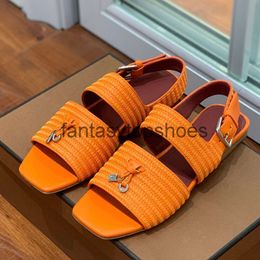 Loro Piano LP Charms open-toe Sandals Thong Flattie Summer shoes Raffia Flat heels women Luxury Designers leather outsole Fashion Casual Party shoes factory