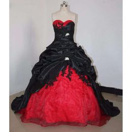 웨딩과 드레스 볼 검은 고딕 양식의 빨간 가운 연인 목 소매 소매가 긴 기차 신부 가운 빈티지 Victorian Ruched Taffeta Bride 드레스 플러스 사이즈 밴드
