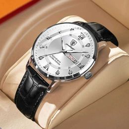 Wristwatches POEDAGAR Men Fashion High Quality Leather es Waterproof Luminous Week Date Top Brand Luxury Quartz Man Wrist Y240425