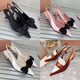 Slingback Satin Pumps Designer Heels Shoes Woman Crystal Bowtie Pump Sandles Pointed Toe Kitten Heel Designer Shoes Heels Sandals Dress Shoe Original Quality