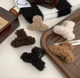 Hair Clips & Barrettes Korean Hot Selling Winter Cute 4.5cm Small Plush Fashion Faux Fur Plastlic Mini Clip Hair Accessories1618196