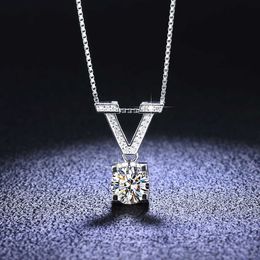 Bull Fashionable V-shaped Head Sier Set Moissanite Necklace Pendant Diy Necklace Accories S925 Sier Pendant