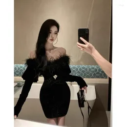 Casual Dresses Sweet Girl Off Shoulder Lace Dress Women's Autumn/Winter Spliced Velvet Long-sleeved Wrapped Hip Short Female Clothes