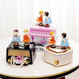 Boxes Classic Retro Radio Model Music Box Creative Cartoon Doll Storage Box Valentine's Day Boy Birthday Gift Music Decoration Antique