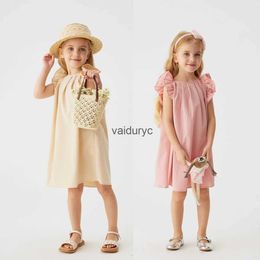 Flickas klänningar sommar spädbarn flickor solid klänning 0-4y söt och söt liten flygande ärm mode ärmlös klänning h240429