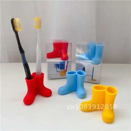 VWG1 Toothbrush Holders New mini rain boots toothbrush holder toothbrush holder elastic protection keeps dry trackless toothbrush base bathroom 240426