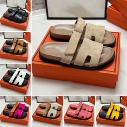 Designer Classic Beach Sandals planos de luxo Summer Lady Lady Leather Flip Flips Top Quality Mull Men Slides Tamanho 35-45