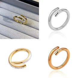 Love 2024 Rings for Women Diamond Designer Ring Finger Nail Jewellery Fashion Classic Titanium Steel Band Gold Sier Rose Colour Size 6-9Q8 Original Quality