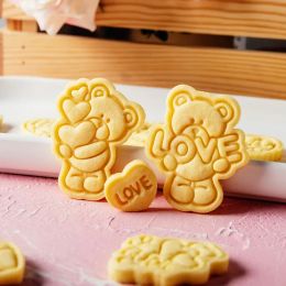 Moulds Christmas Valentine's Day Cookie Mould New Year Gift Box Modeling Cartoon Biscuit Mold PLA Plastic Mold Korean Style Baking Tool