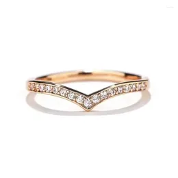 Cluster Rings 18K Gold V-shaped Diamond Ring Female Fashion Simple Jewellery