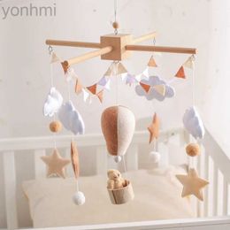 XI2E Mobiles# Baby Crib Mobile Wooden Bed Bell Rattle Toy Soft Felt Hot Air Balloon Wind Chime Pendant Newborn Comfort Bed Bell Toys Baby Gift d240426