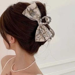 Clamps Fabric Bow Hairpin Temperament Elegant Women Hair Claw Clips Princess Headdress Fashion Large Grab Clip Female Hair Accessories Y240425