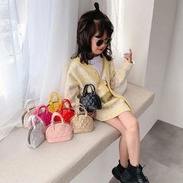 10A Fashion Briefcases Children's Shell Rhombus Handbag New Simple Style Bag Fashion Chain Princess Ins Messenger Girls 2024 Bags Oetq