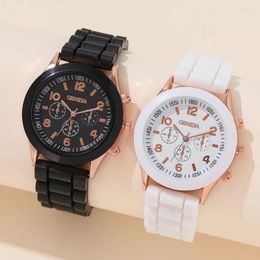 Wristwatches Luxury Women's Watch Fashion Elegant Alloy Wristwatch Silicone Strap Couple Quartz Holiday Gifts