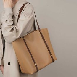 Niche Autumn Soft Leather Womens Large Capacity Tote Bag Summer Commute Luxury One Shoulder