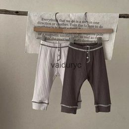 Pantaloni per bambini pantaloni per neonati solidi pantaloni in stile sciolto ragazzi leggings h240429