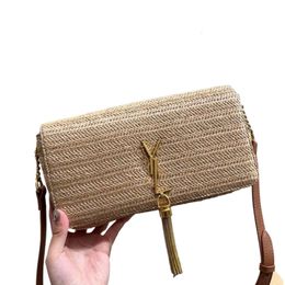 Women Weave Messenger Bag Straw Shoulder Crossbody Purse High Quality Handbags Fashion Gold Hardware Letter Tassel Decoration Chain Clutch Flap
