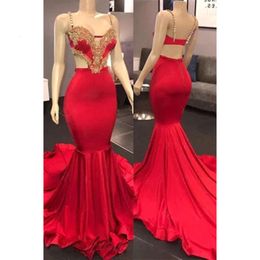 Paski satynowe spaghetti syrena czerwona sukienki 2020 Koronkowe aplikacje z koralikami Train Długie suknie balowe Formalne sukienka imprezowa BC4120