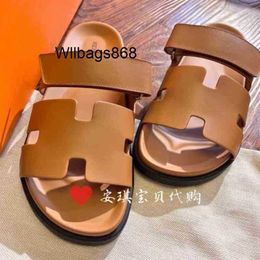 Designer Family Slifors Chypres Slipper Women Summer Mens Sandals singolo e infradito