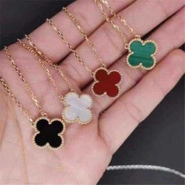 2024 Classic Four Leaf Clover Necklaces Pendants Lucky Sterling Silver Plated 18K Rose Gold Necklace Womens ins Temperament Fashion Colorless