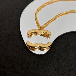 Woman Pendant Necklaces 2023 Latest Cclies gold chokers Necklace Luxury Designer Jewelry Women men Classics C logo pearl Sweater chain 1246