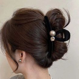 Clamps Black Velvet Hair Clip for Women Rhinestone Pearl Women Hair Claw Clips Large Size Hairpin Franch Spring Korean Hair Accessories Y240425