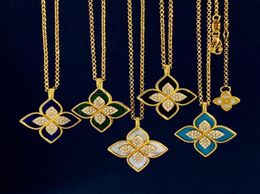 RC Italy Brand Clover Designer Pendant Necklaces Rhombic Four Leaf Shining Diamond Crystal 18K Gold Sweet Flower Turquoise Elegant9354147