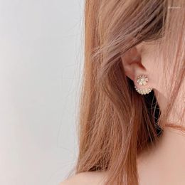 Stud Earrings 2024 Design High Quality Light Luxury Korean Flower Two Wear Pearls Small Sweet Style Earrings.