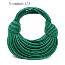Cattle Small Double Designer Knot Brand Purse Venata Noodle Totes 2024 Hand Knitted Handbag Bag Lady Womens Leather Handbags Bags Round Botteega TCRS