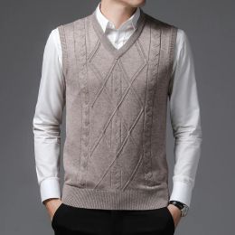 Sweaters BROWON New Argyle Sweater Vest Solid Colour Casual Sleeveless Autumn Winter Clothes Fashion Short Slim Fit Sweater Men Clothes