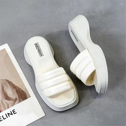 Slippers Anti-slip Medium Length Woman's Sandal For Children Large Size Flip Flops Youth Shoes Sneakers Sport Tensi